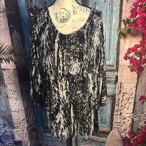 Ellen Weaver NWT black and grey blouse with black fringe detail on sleeves, 2X